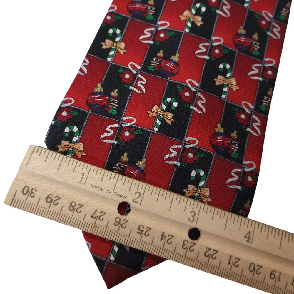 Seasonal Style BY MMG Mens Christmas Silk Tie Red Black Candy Cane Ornament